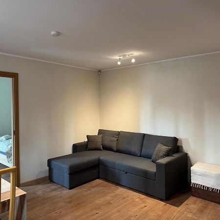 Dikol Two-Room Apartment-Self Check-In & Free Parking Near City Center 탈린 외부 사진
