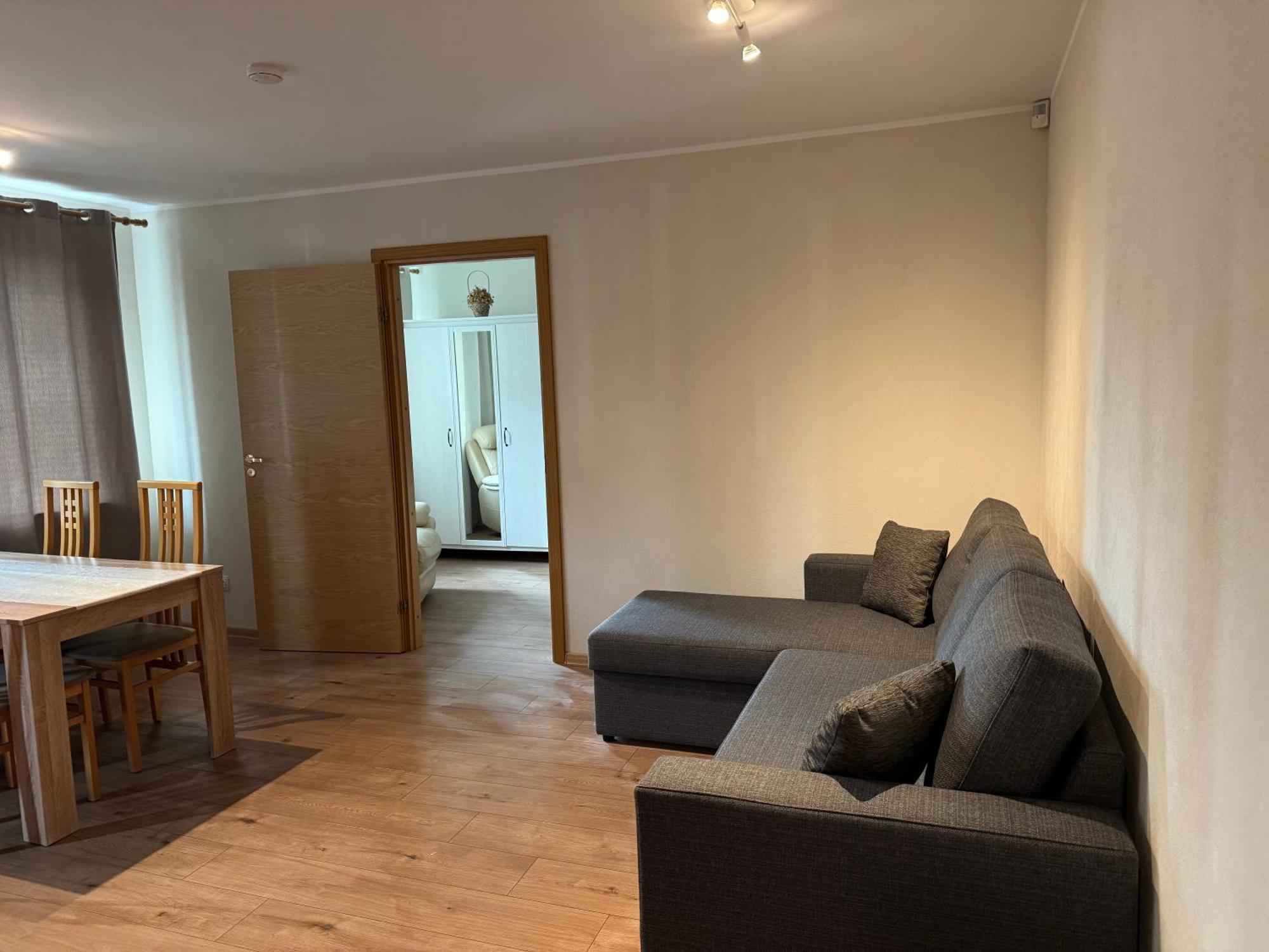 Dikol Two-Room Apartment-Self Check-In & Free Parking Near City Center 탈린 외부 사진